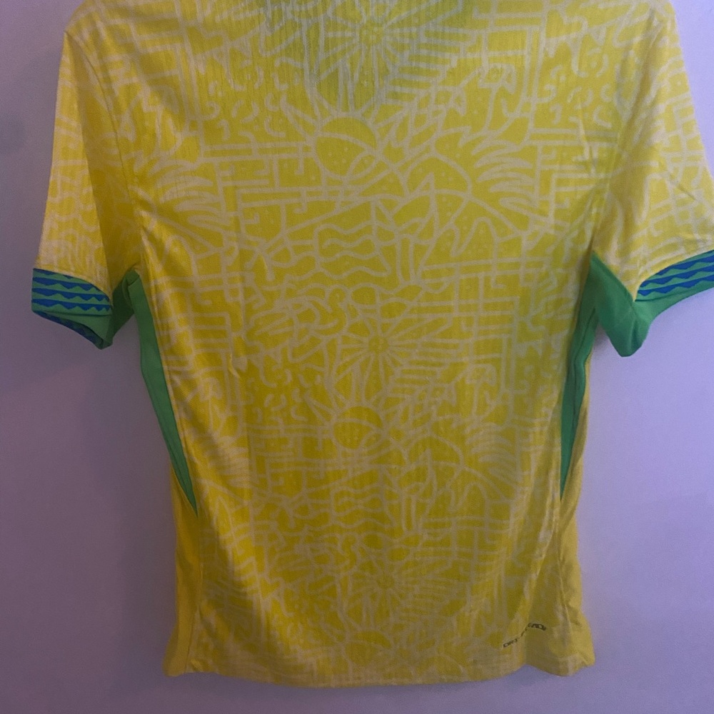 Brazil‎ 24/25 Home jersey authentic mens size medium nike soccer jersey (NWT) - Picture 4 of 5